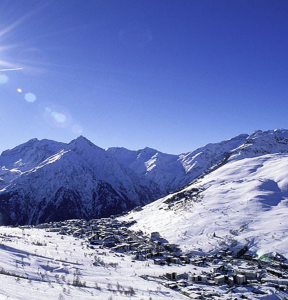 Les 2 Alpes, két völgy között fekszik