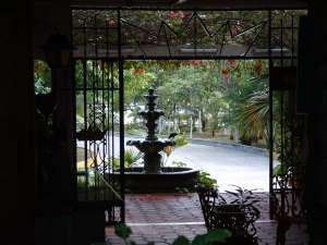 El Rey del Caribe, szálloda belső udvar szökőkút